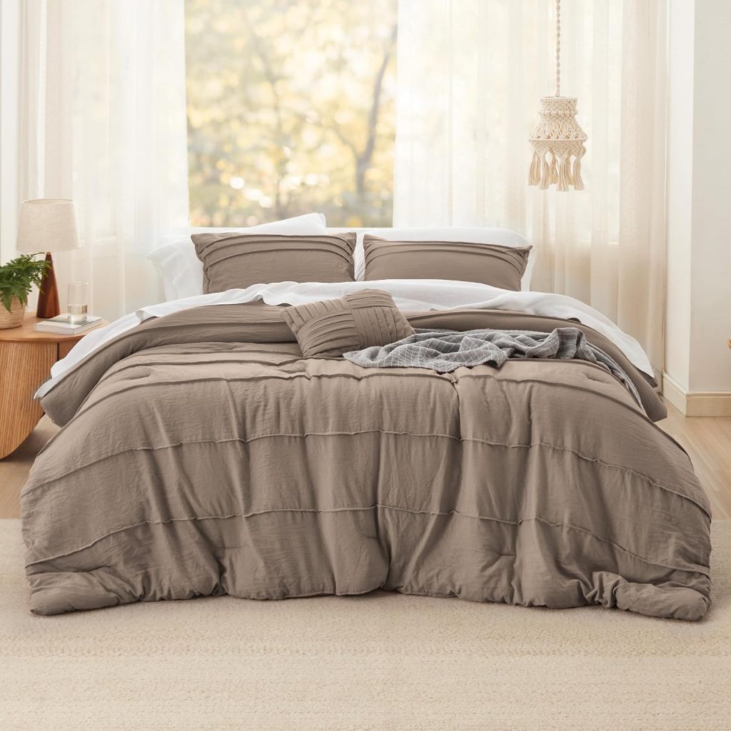 Bedsure Beige Full Size Comforter Set - 4 Pieces Pinch Pleat Bed Set, Down Alternative Warm Bedding Sets for All Season, 1 Comforter, 2 Pillowcases, 1 Decorative Pillow