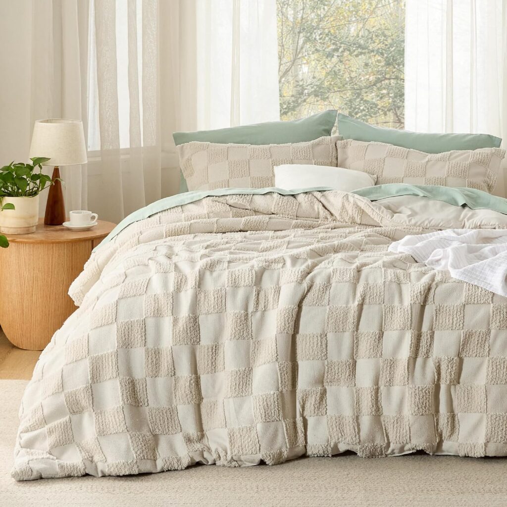 Bedsure Queen Size Comforter Set Beige, Boho Tufted Bed Set, Checkered Farmhouse Shabby Chic Bedding, 3 Pieces, 1 Plaid Geometric Comforter and 2 Pillow Shams