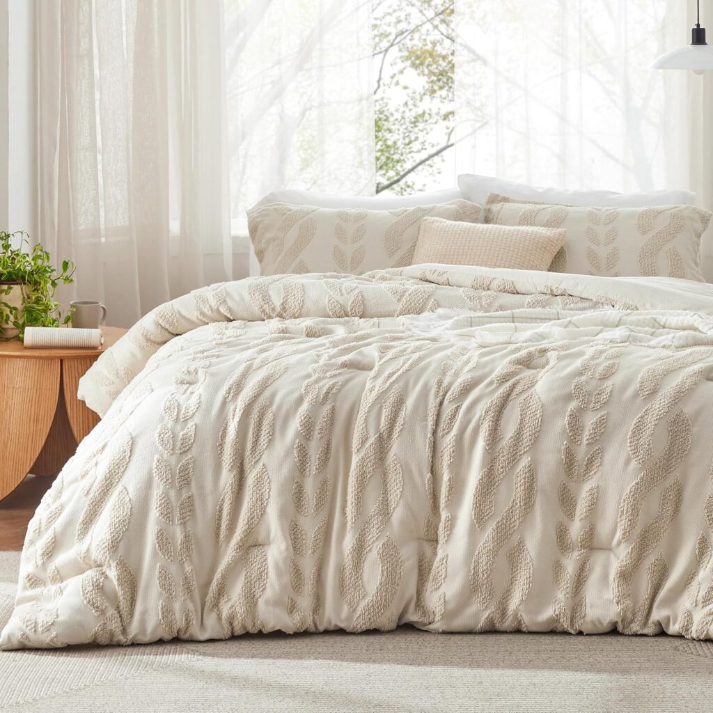 Bedsure Queen Size Comforter Set Beige, Boho Tufted Bed Set, Checkered Farmhouse Shabby Chic Bedding, 3 Pieces, 1 Plaid Geometric Comforter and 2 Pillow Shams