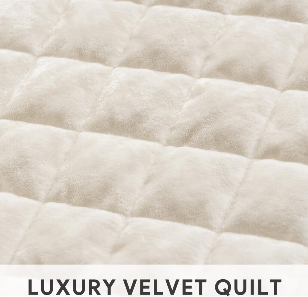 RECYCO Luxury Velvet Quilt Set King Size, Lightweight Velvet Comforter Set, Oversized Bedspread Coverlet Quilted Bedding Set, with 2 Matching Pillow Shams, for All Season, Cream White